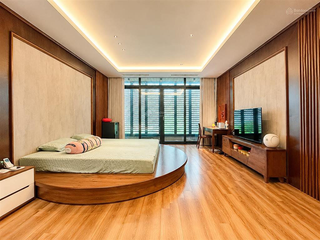 Bán nhà nguyễn lân 94m, 5 tầng thang máy, view hồ rùa, ô tô tránh, giá 32,8 tỷ