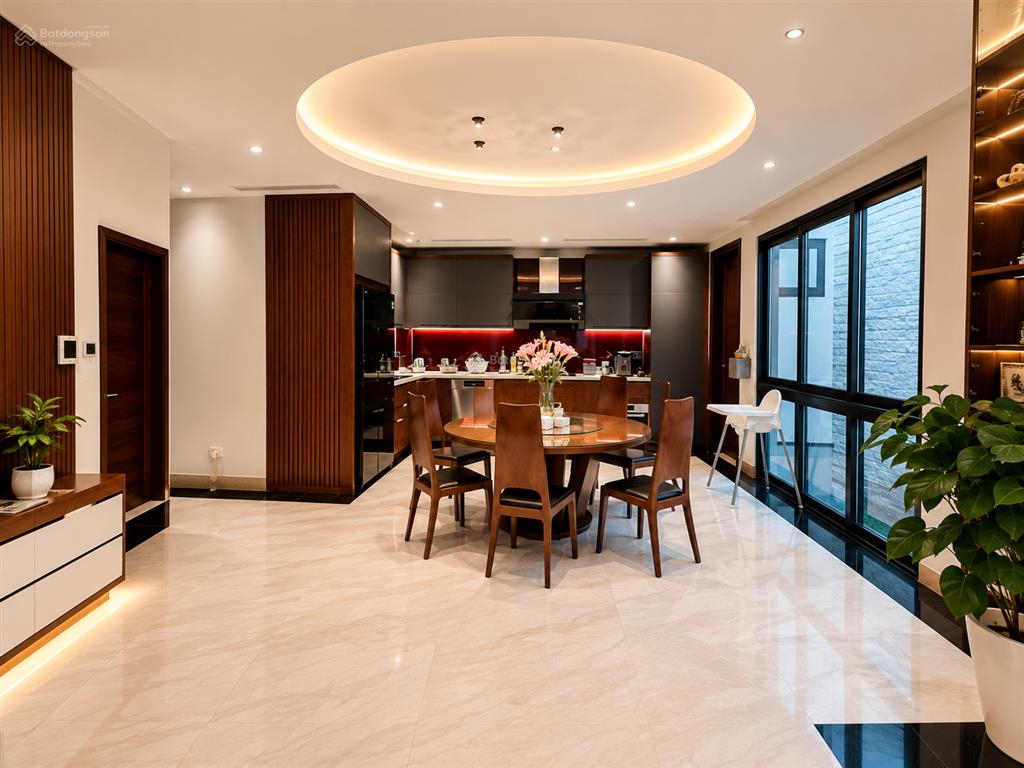 Bán nhà nguyễn lân 94m, 5 tầng thang máy, view hồ rùa, ô tô tránh, giá 32,8 tỷ