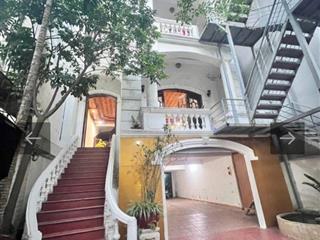 Cần bán căn biệt thự 220m2 rộng 10m mt  hotel phố trích sài, mặt hồ tây
