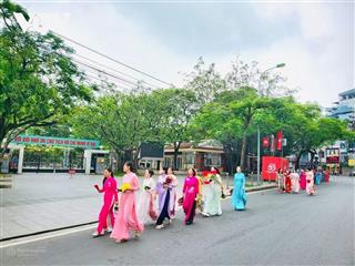 Nhà đẹp 8 tầng thang máy  phố ngọc hà  view lăng bác  gần phố gần ô tô  ở sang trọng