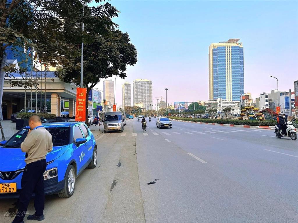 Mặt phố nguyễn chí thanh  kinh doanh  vỉa hè rộng  thang máy nhập ngoại dt 115m | 8tầng |