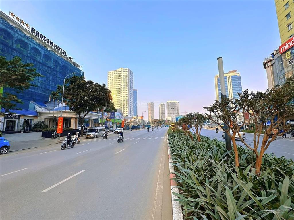 Mặt phố nguyễn chí thanh  kinh doanh  vỉa hè rộng  thang máy nhập ngoại dt 115m | 8tầng |