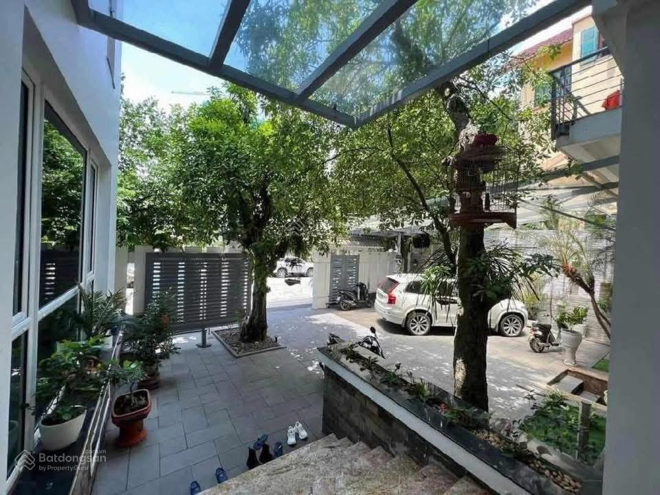 Chủ mót bán biệt thự 190m2 rộng 14m biệt thự đơn lập siêu vip mặt phố thọ thápkinh doanh đỉnh