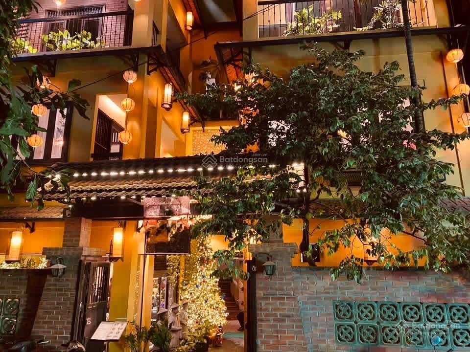 Siêu kinh doanh, phố đào tấn 130m2, mt 11m, ô tô tránh, sát mặt phố, giời thượng lưu, doanh thu cao