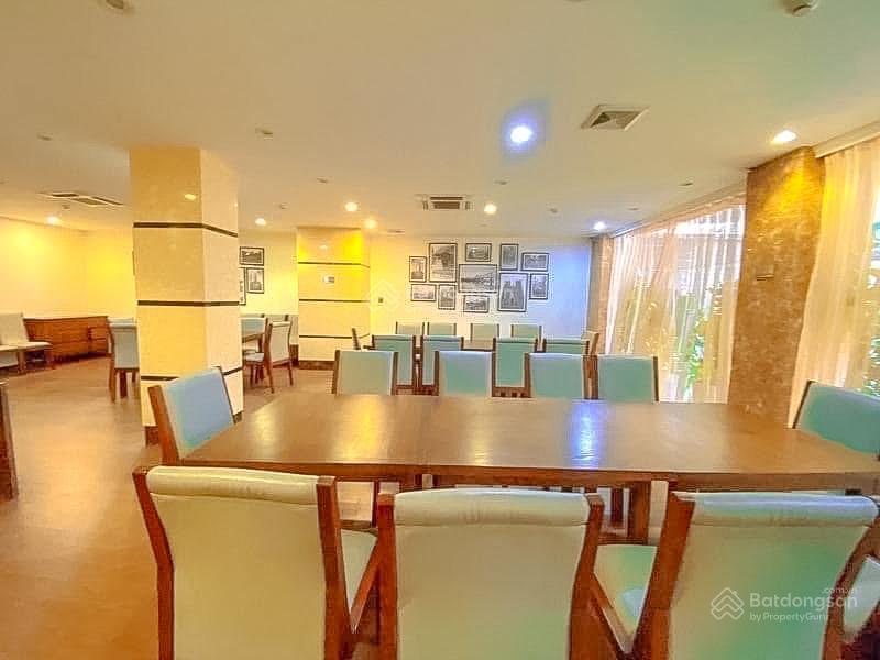 Toà khách sạn 350m2 / 10t / mt 16m, xuân la, thu ~6tỷ/năm, chỉ vài bước chân ra phố, ô tô tránh