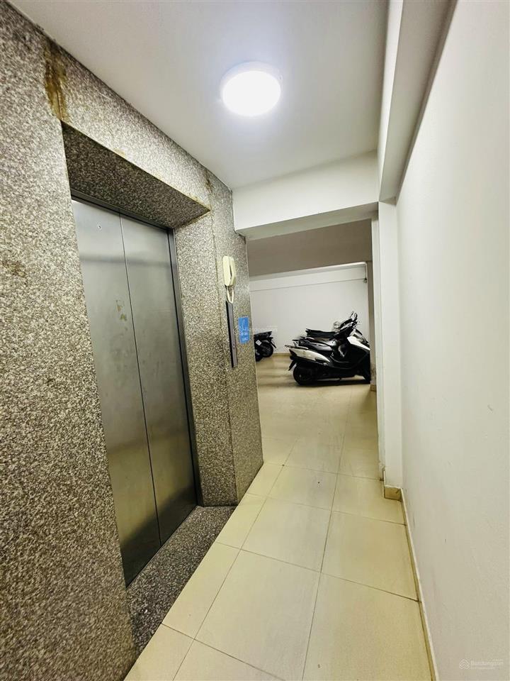 Phân lô, trung kính, 85m2, 7tầng mt 5,5m, ô tô tránh, 20m ra phố. vừa ở vừa kết hợp kinh doanh siêu