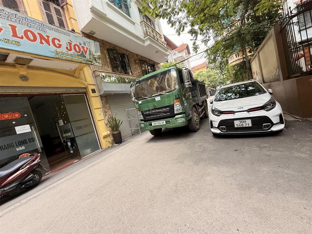 Dt 75m2 x 5t, nhà phân lô 2 mặt thoáng  ô tô tránh  lên tầng thoải mái  kinh doanh  gần ngay p