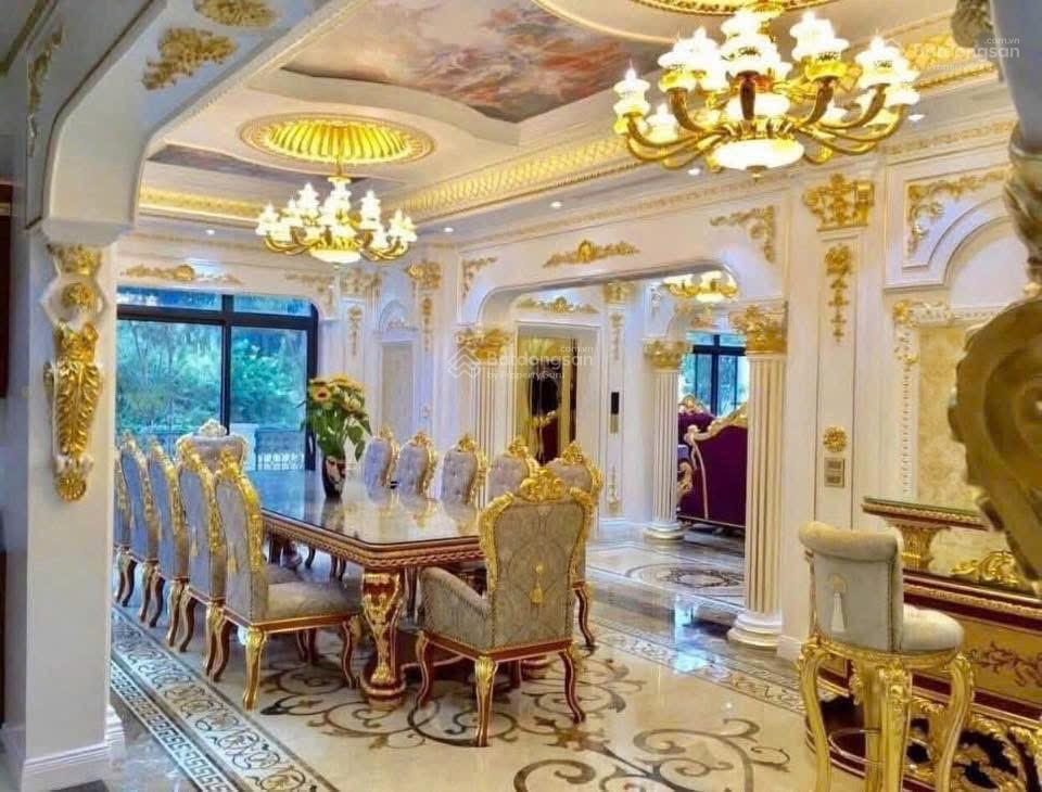 Vip hồ tây nguyễn đình thi, 100m2 x 4t x mt 10m xây  gara ô tô 16c  10m ra hồ tây  ở cực có lộc