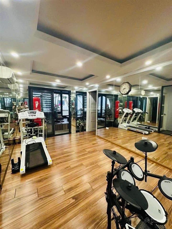 Vip hồ tây nguyễn đình thi, 100m2 x 4t x mt 10m xây  gara ô tô 16c  10m ra hồ tây  ở cực có lộc