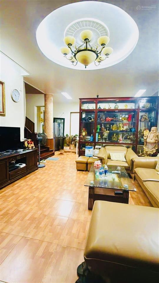 Víp phân lô hoàng cầu  trần quang diệu, 95m2 x mt 9,7m, ô tô tránh, vỉa hè rộng, giá tốt