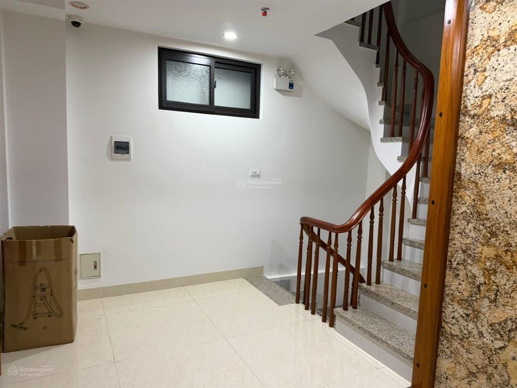 8 tầng  mặt phố nguyễn khang  thang máy nhập  kinh doanh đỉnh  pccc đầy đủ  thông sàn  giá tố