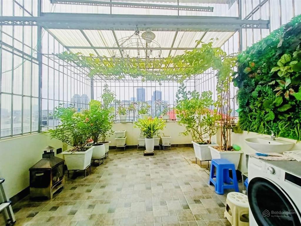 7 tầng thang máy  2 thoáng phân lô  cầu giấy  gara ô tô  kinh doanh  gần phố  sẵn ở sướng