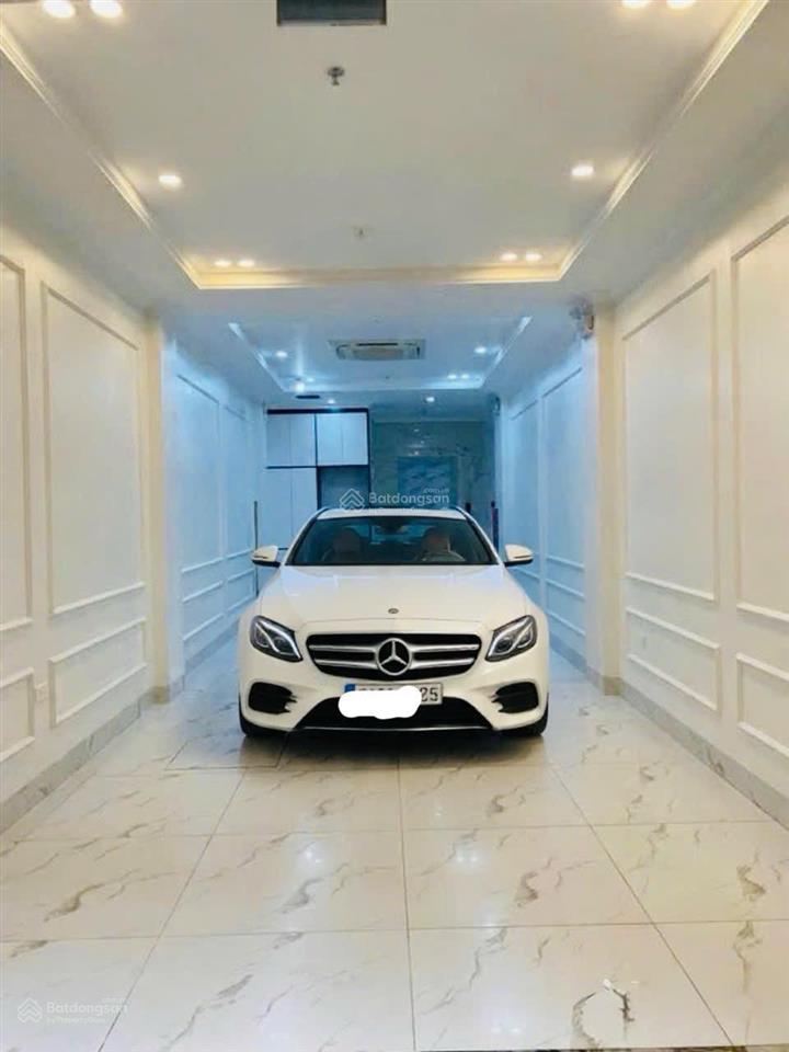 Sang trọng, phong cách châu âu giữa lòng cầu giấy  phân lô yên tĩnh  ô tô vào nhà  full nội thất