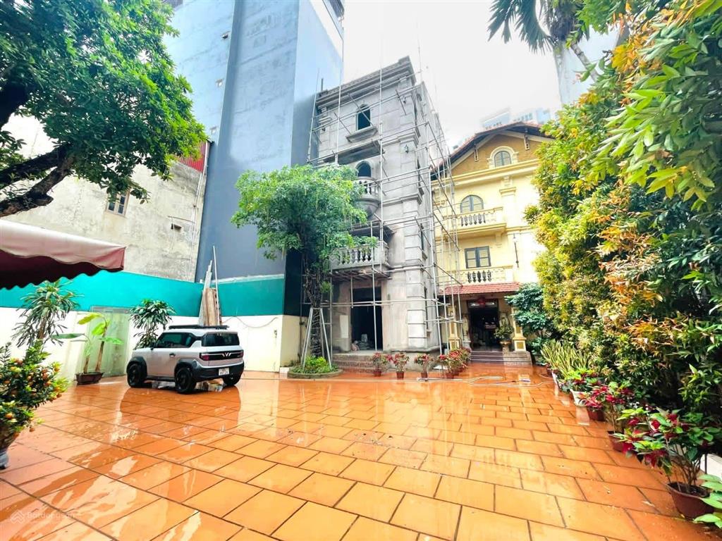 Biệt phủ tây hồ 750m2, mặt đường 3 ô tô tránh, duy nhất gần hồ tây kinh doanh sầm uất, nội thất