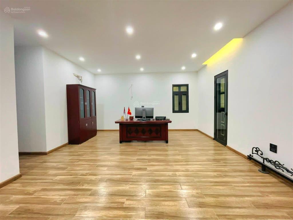 Biệt phủ tây hồ 750m2, mặt đường 3 ô tô tránh, duy nhất gần hồ tây kinh doanh sầm uất, nội thất