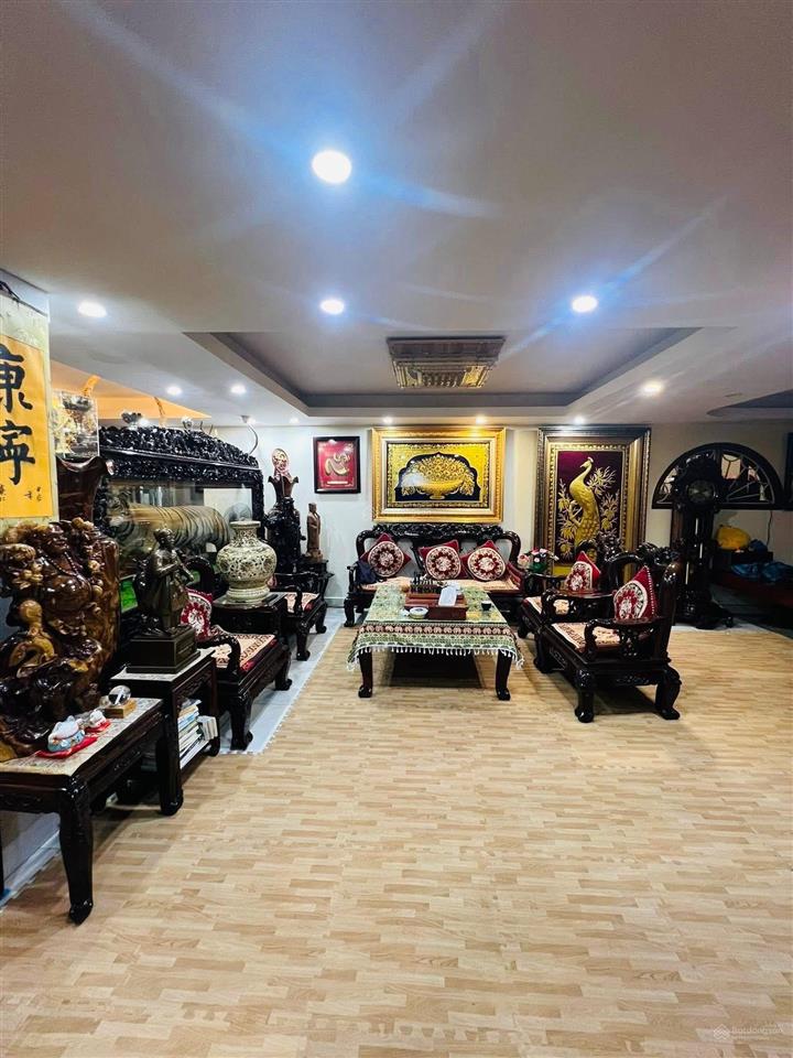 Biệt thự cầu giấy 230m2 * 4t * mt 7,6m, 30m ra phố, chỉ hơn 200tr/m  ngõ thông  ô tô vào nhà, qh
