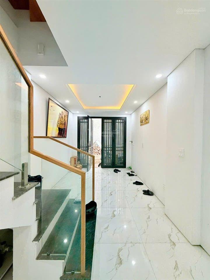 Bán nr đẹp xuất sắc tại xuân phươngnam tà nội. 40m2 4 tầng full nội thất dân xây giá 5,95 tỷ