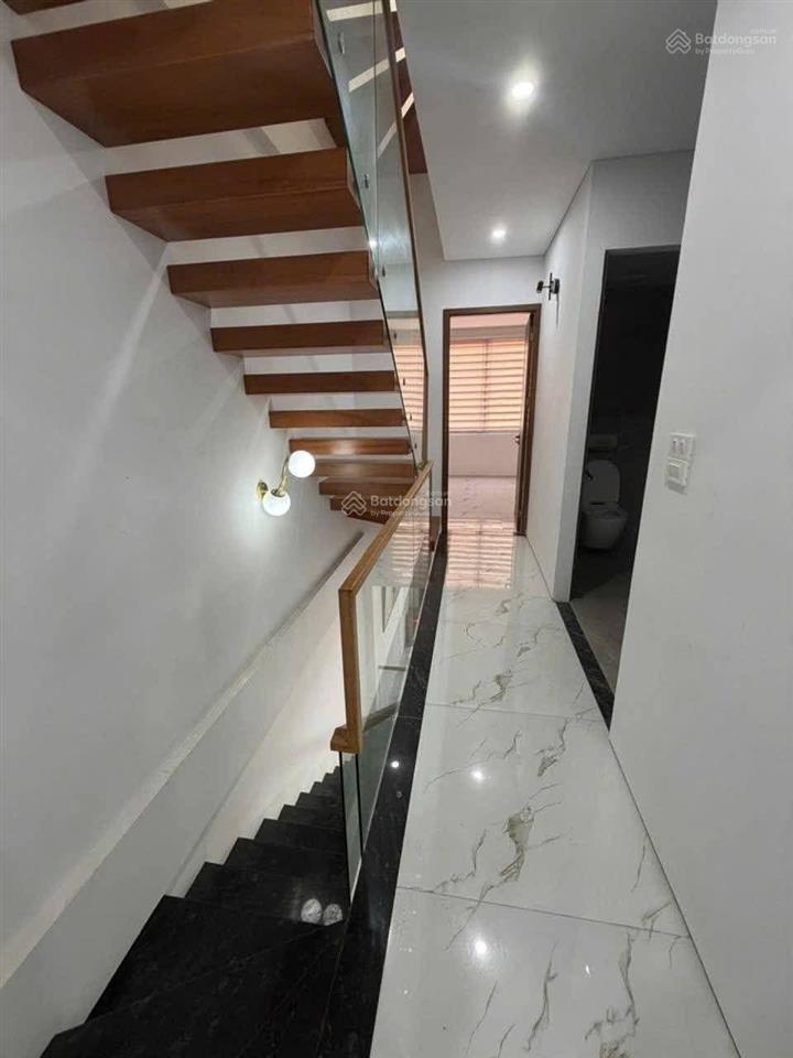 Bán nr đẹp xuất sắc tại xuân phươngnam tà nội. 40m2 4 tầng full nội thất dân xây giá 5,95 tỷ