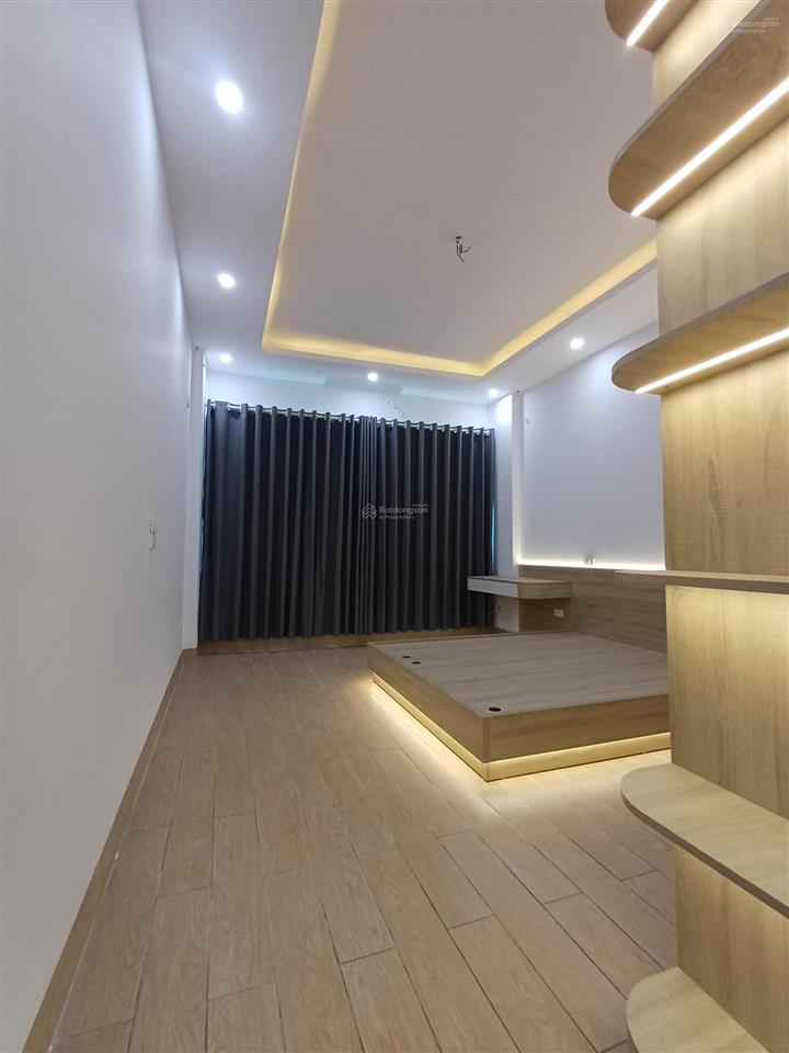 Bán nhà mặt phố ao sen, giá siêu hời 9,8 tỷ, 43m2, 4pn, 4wc, view đẹp