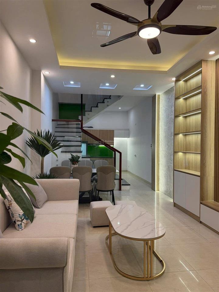 Bán nhà mặt phố ao sen, giá siêu hời 9,8 tỷ, 43m2, 4pn, 4wc, view đẹp