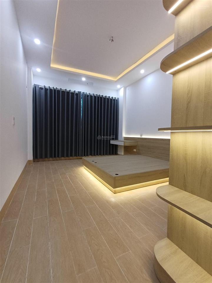 Bán nhà mặt phố ao sen, giá siêu hời 9,8 tỷ, 43m2, 4pn, 4wc, view đẹp