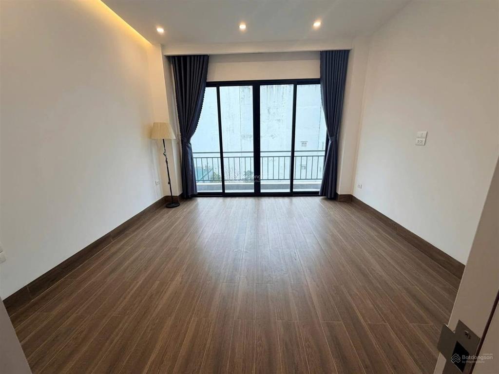 Bán gấp liền kề, phân lô, vỉa hè, xe bus tránh 45m2, 5 tầng, ô chờ thang máy, siêu rẻ 10 tỷ