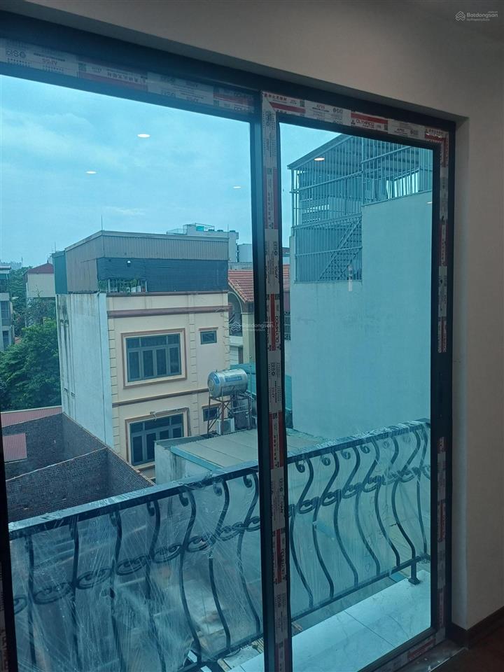 Nhà riêng tại phố đồng nhân  vành đai 4, siêu rẻ, nhà 33 m2, 4 tầng, 3pn, 4wc giá chỉ 3,65 tỷ.