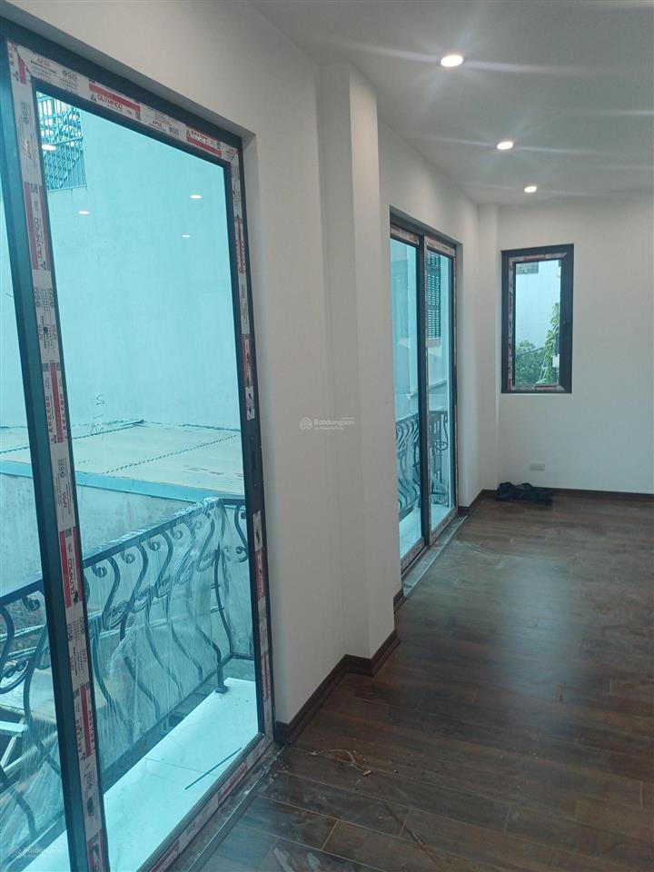 Nhà riêng tại phố đồng nhân  vành đai 4, siêu rẻ, nhà 33 m2, 4 tầng, 3pn, 4wc giá chỉ 3,65 tỷ.
