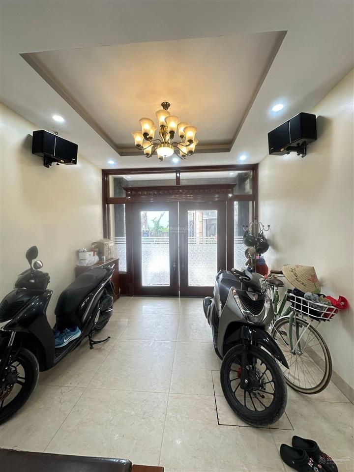 Nhà đẹp giá rẻ , quang tiến,ô tô 9 chỗ vào nhà quay đầu thoải mái chỉ 11,9 tỷ cho nhà 46 m2 6 tầng