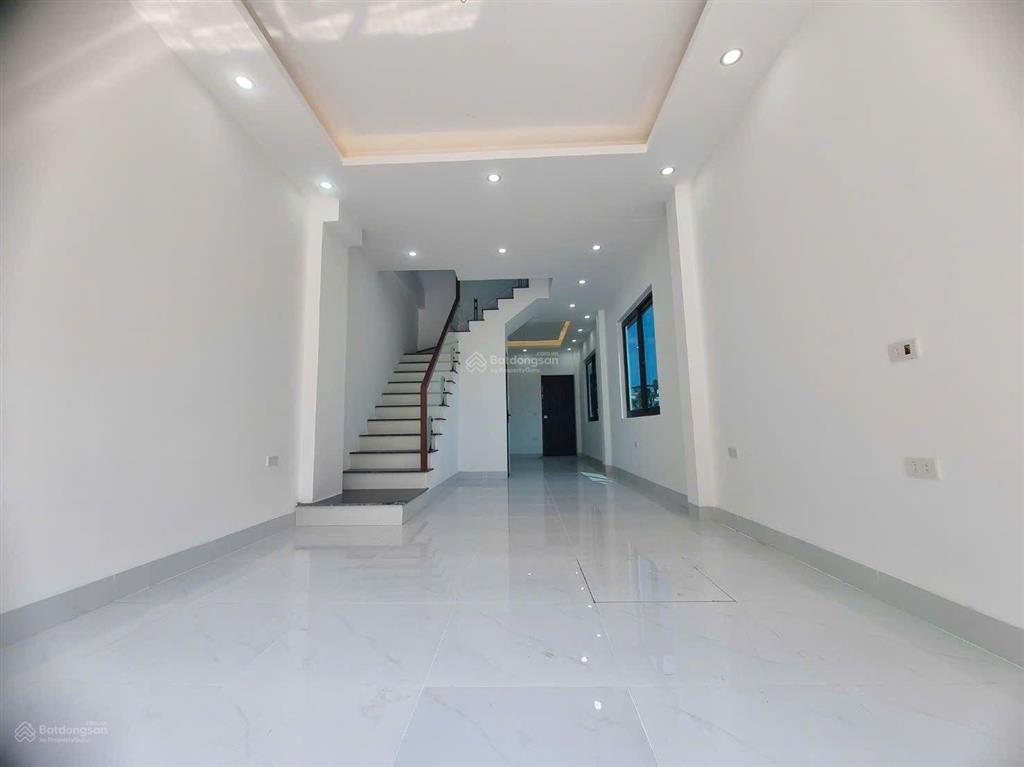 Bán nhà mặt hồ tại tân phú, hưng đạo, nhà52m2, 4 tầng 4pn, 4wc, pháp lý đầy đủ giá chỉ 4,65 tỷ