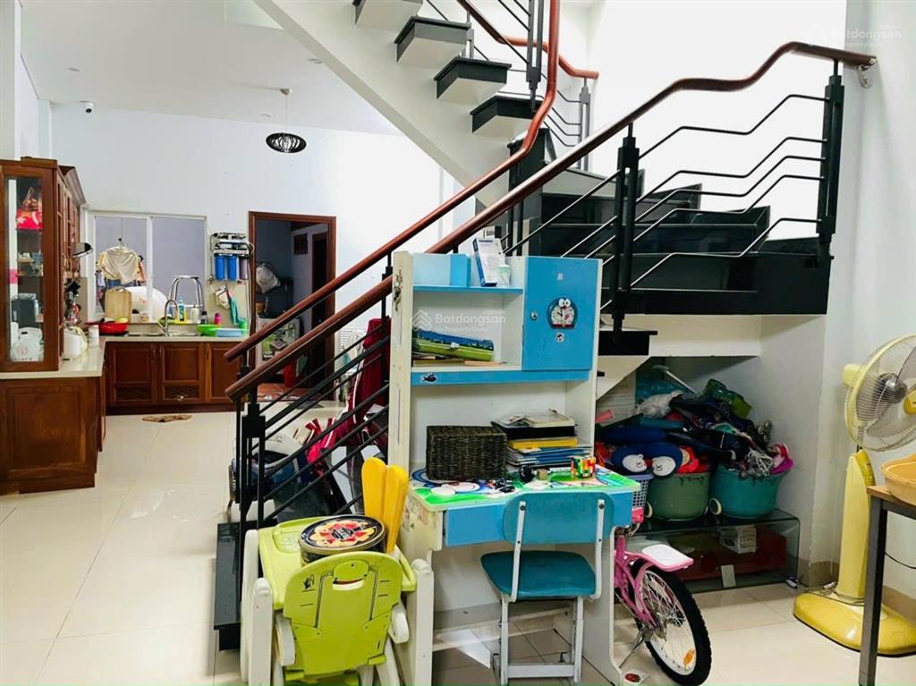 Bán nhà mặt tiền đường thân nhân trung p13 q. tb dt 4.3 x 22 .kc  2 lầu giá  17 tỷ