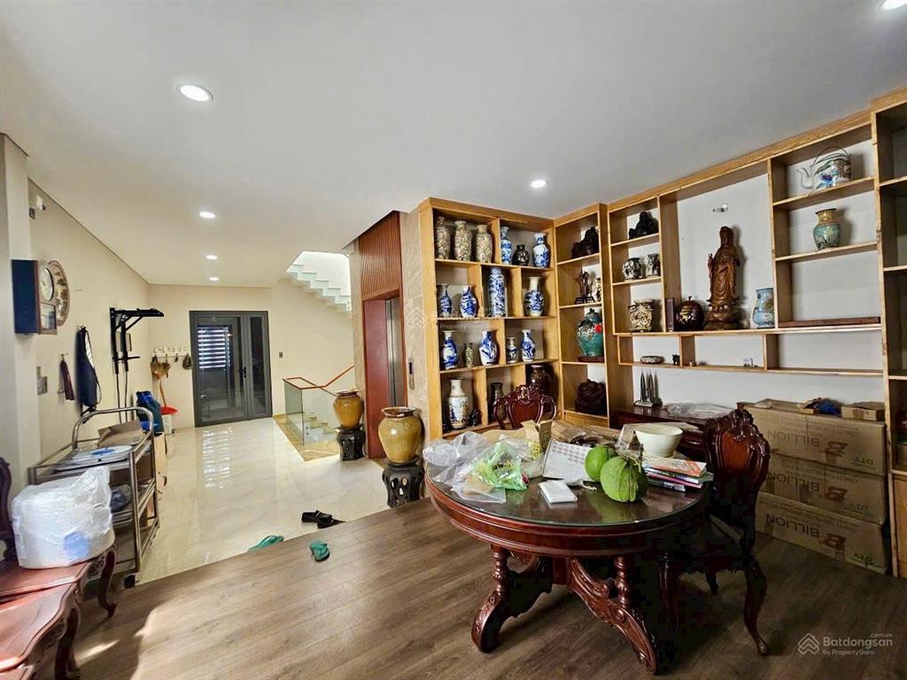 Bán toà nhà văn phòng building mặt tiền đường trường chinh phan văn hớn dt 6 x 22m kc  hầm 7 lầu