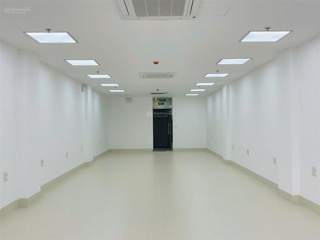 Cho thuê sàn văn phòng tại tòa 93 hoàng văn thái 80m2/sàn giá thuê 16tr/tháng, nhà mới pccc