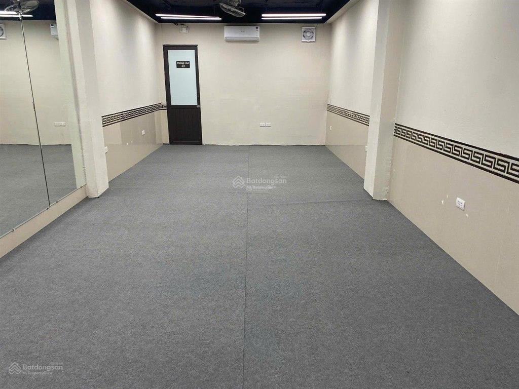 Cho thuê văn phòng 300m2  40tr/tháng tại 36 đường láng, đống đa, hà nội, sàn thông, hầm để xe rộng