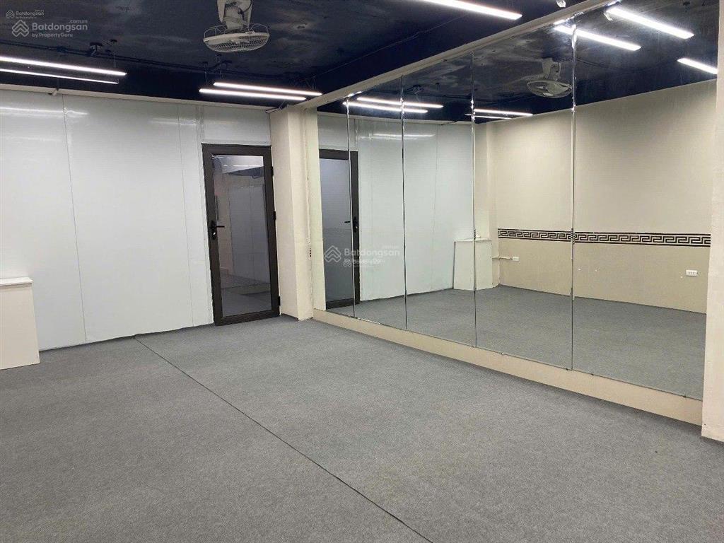 Cho thuê văn phòng 300m2  40tr/tháng tại 36 đường láng, đống đa, hà nội, sàn thông, hầm để xe rộng