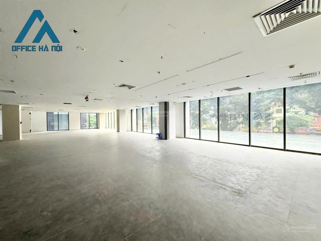 Cho thuê văn phòng hạng a, 600m2  205tr/tháng, tại hoàng cầu, đống đa, hà nội, vị trí lô góc sáng