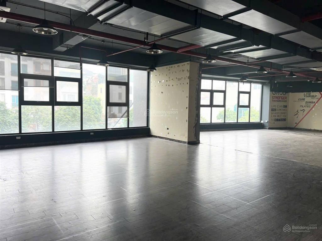 Cho thuê sàn văn phòng 1000m2 giá sốc 280k/m2, tại yên hòa, cầu giấy, hà nội. hiếm có trong tháng 8