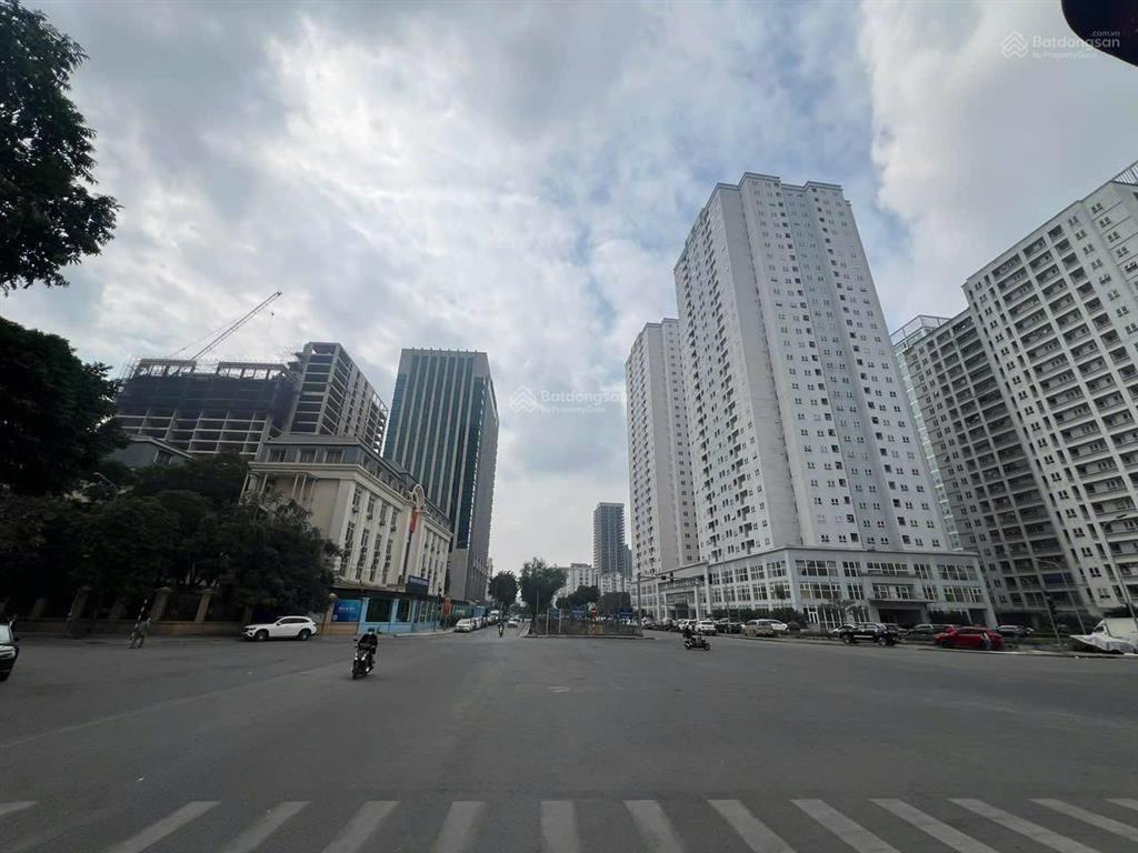 Cho thuê sàn văn phòng 1000m2 giá sốc 280k/m2, tại yên hòa, cầu giấy, hà nội. hiếm có trong tháng 8