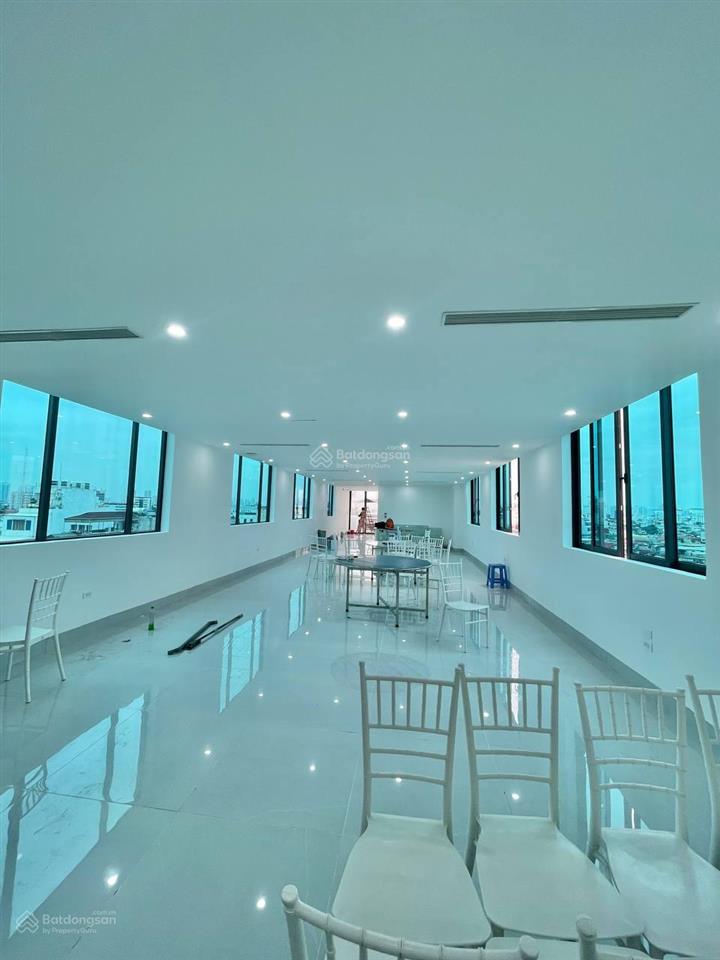Chính chủ cho thuê văn phòng diện tích 180m2 giá thuê 35tr/tháng, nhà mới 100%