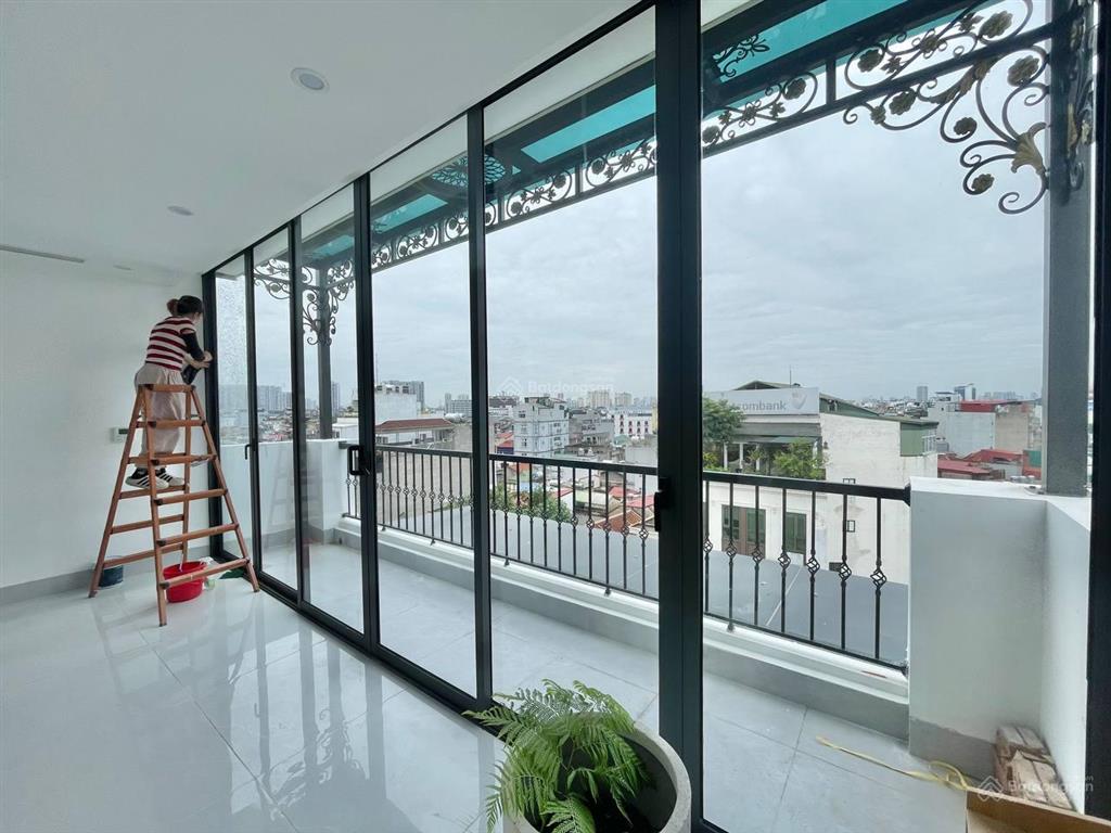 Chính chủ cho thuê văn phòng diện tích 180m2 giá thuê 35tr/tháng, nhà mới 100%