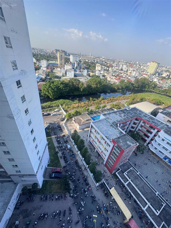 Bán căn hộ  chung cư 1050, lô a. đường phan chu trinh, bình thạnh dt 67,6m2 3,65 tỷ