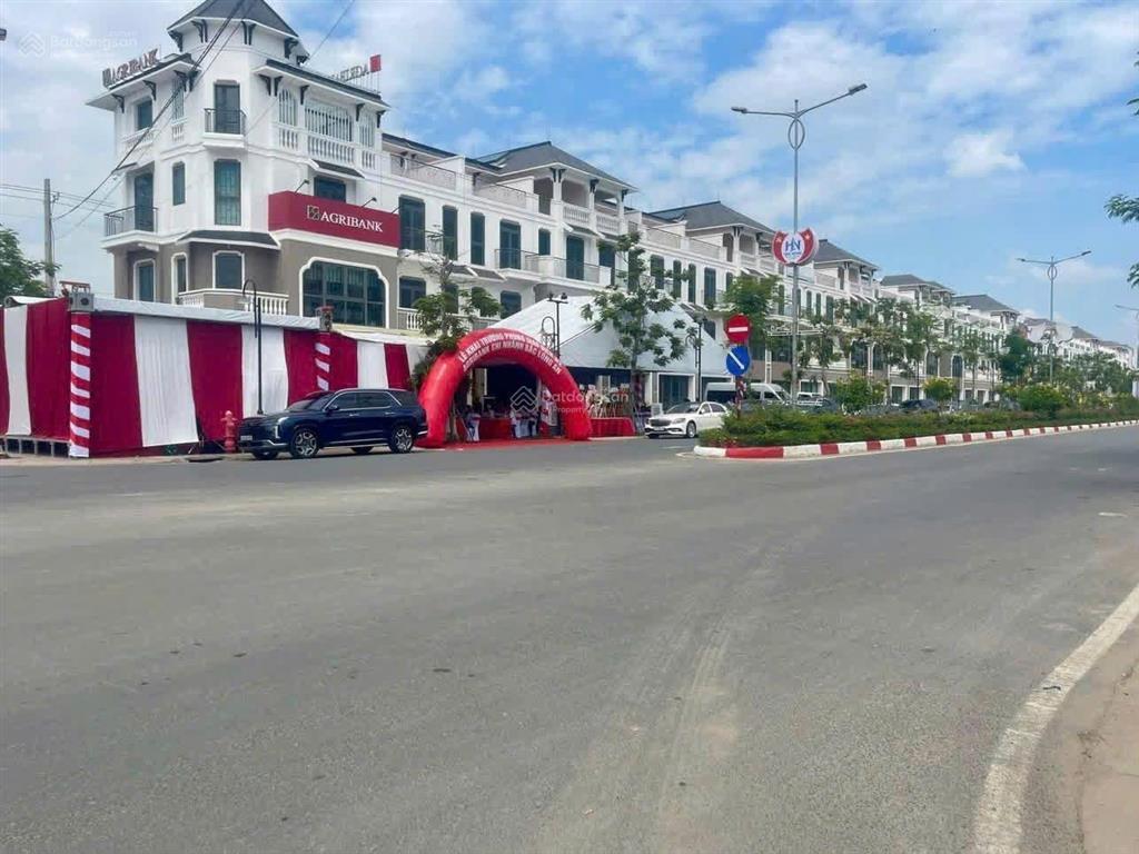 Bán nhà mặt phố đường 3/2 tiện kinh doanh mọi ngành nghề, tt hậu nghĩa, tây ninh