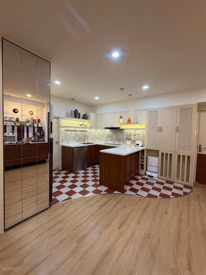 Chính chủ bán căn hộ chung cư miếu nổi dt 55m2, 3,95 tỷ, full nội thất