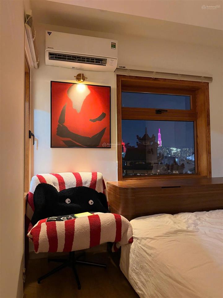 Chính chủ bán căn hộ chung cư miếu nổi dt 55m2, 3,95 tỷ, full nội thất