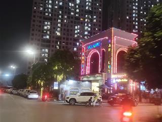 Ôtô tránh, mặt đường 17m, kinh doanh sầm uất, xe công chạy vòng quanh, cạnh hồ, xây tòa ccmn h