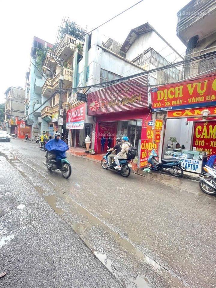 Lo góc 3 đường đi  ô tô chạy vòng quanh đối diện trường đh tài chính, mỏ, yte cộng đồng dt 85m2