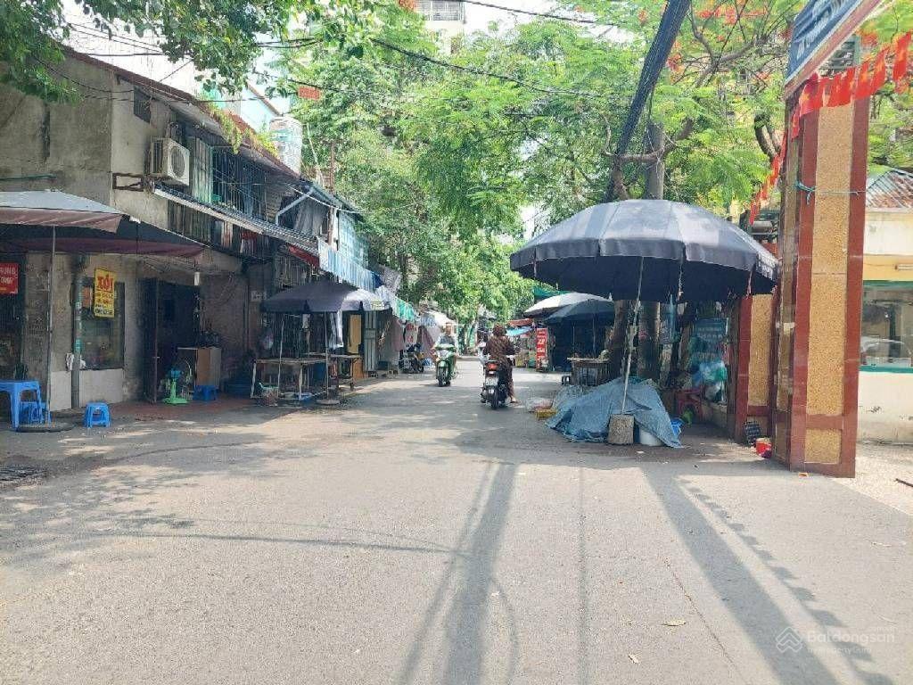 Hàng fo, mặt phố mới mở  lô góc.+, cạnh học viện tài chính, yte cộng đồng, trước nhà là khu công