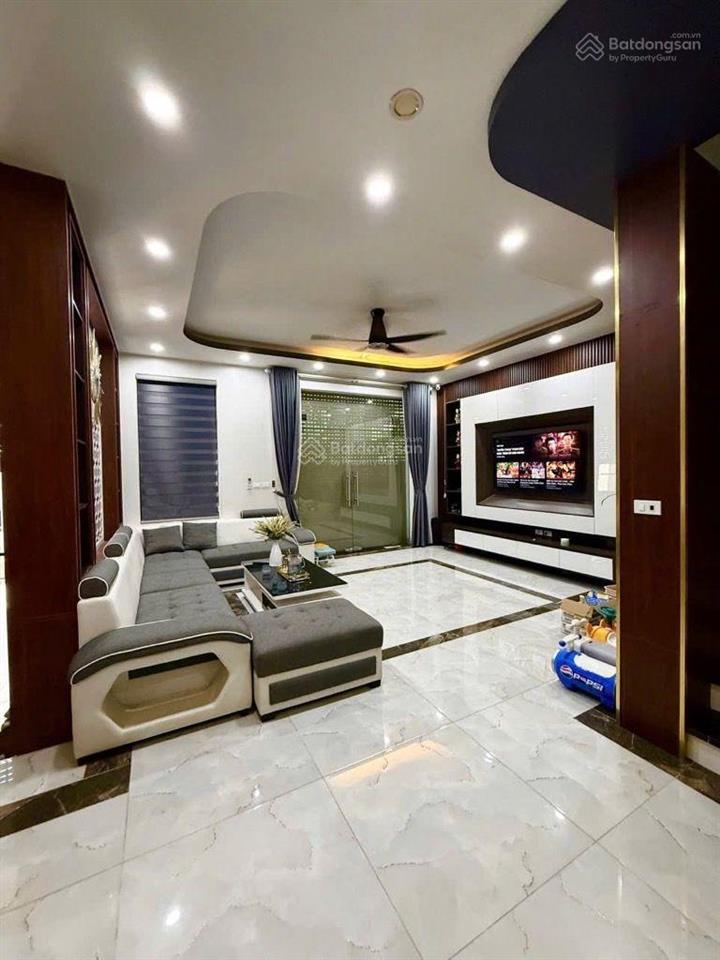 Nhà đẹp hoè thị  trịnh văn bô đón tết  full nội thất  40m ra ô tô. dt 36m2*5tầng*mt4m giá 6,9tỷ