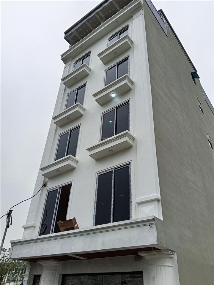 Bán chdv phương canh . lô góc oto . 7 tầng có hầm thang máy. dt50m2/mt5m. 13 phòng kk. giá 13.8tỷ