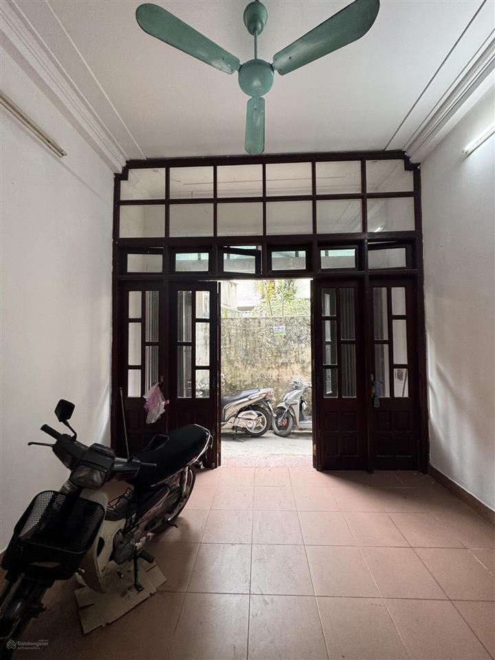 Bán nhàtrương địnhbạnh maihai bà trưng33m3,5tầngnhỉnh7cách mặt phố 50mđầy đủ công năng